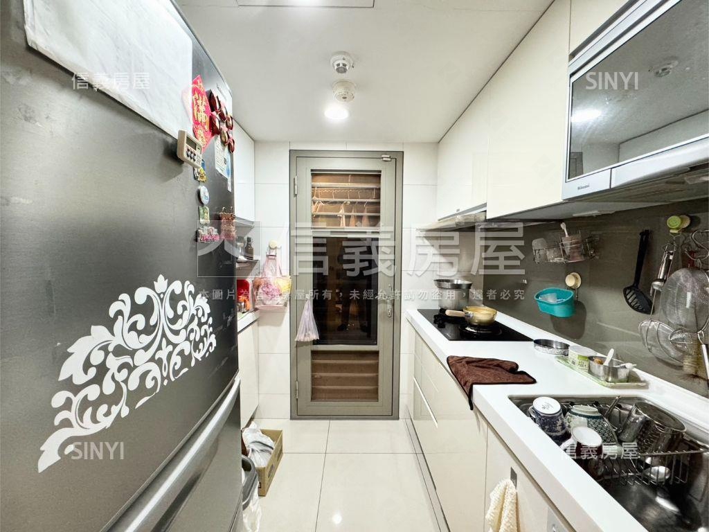 永安協和紀三房車位房屋室內格局與周邊環境