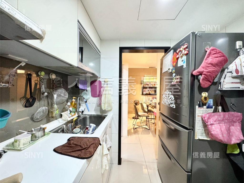 永安協和紀三房車位房屋室內格局與周邊環境