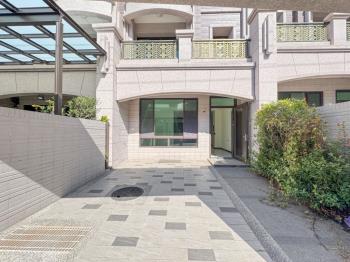 誠售！低總價電梯別墅