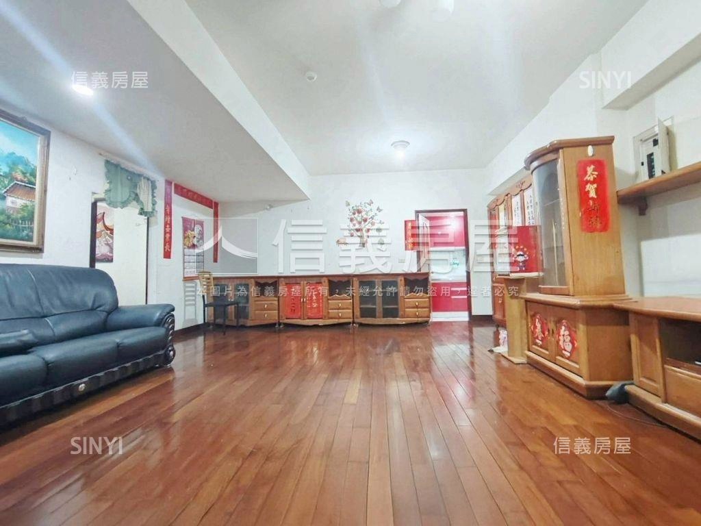 尚品晶華大四房有車位房屋室內格局與周邊環境