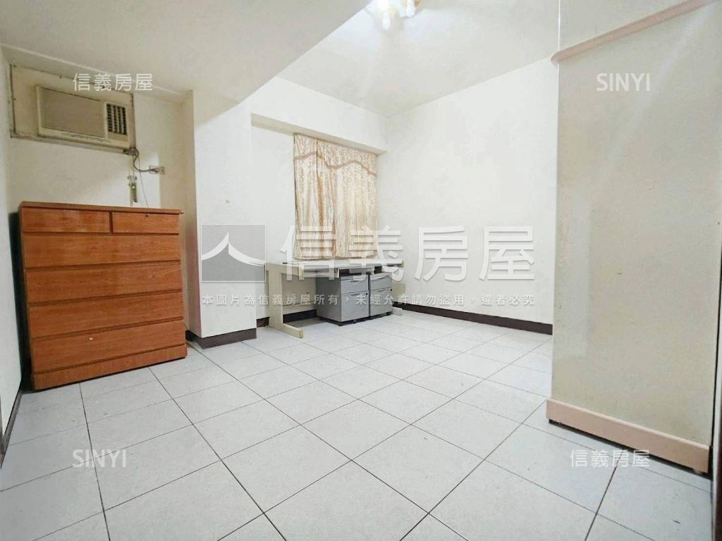 尚品晶華大四房有車位房屋室內格局與周邊環境