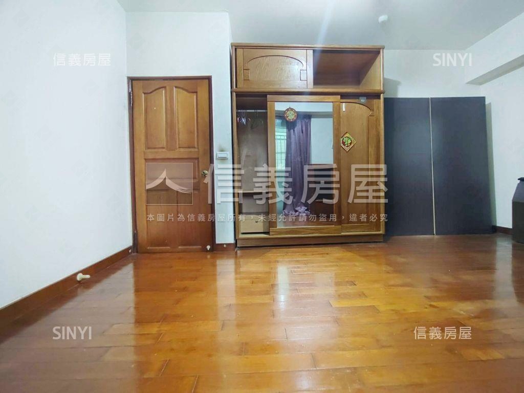 尚品晶華大四房有車位房屋室內格局與周邊環境