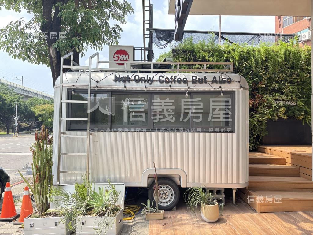 建國路整棟收租透天房屋室內格局與周邊環境