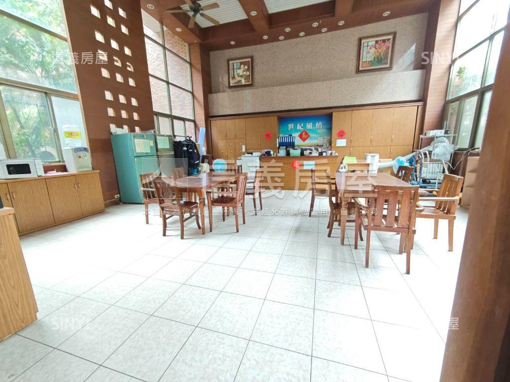 世紀風情寬敞美四房房屋室內格局與周邊環境
