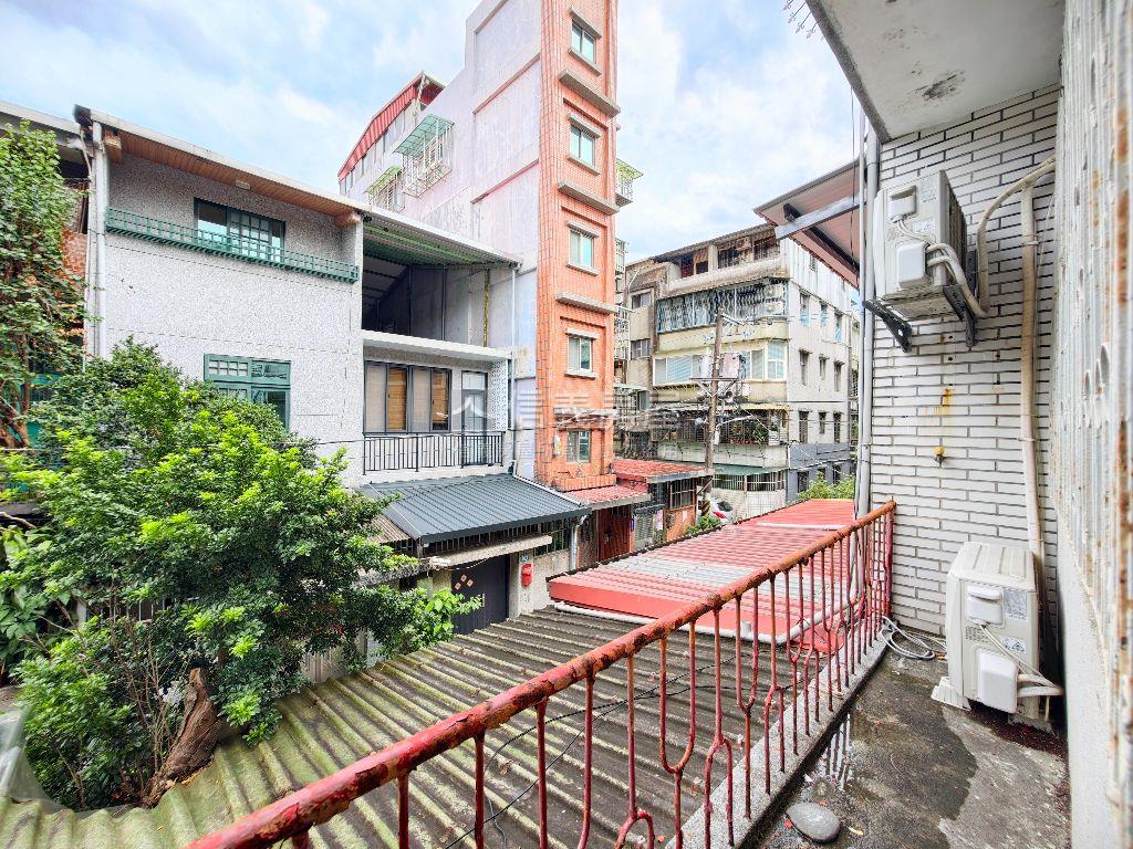 民權路靜巷透天房屋室內格局與周邊環境