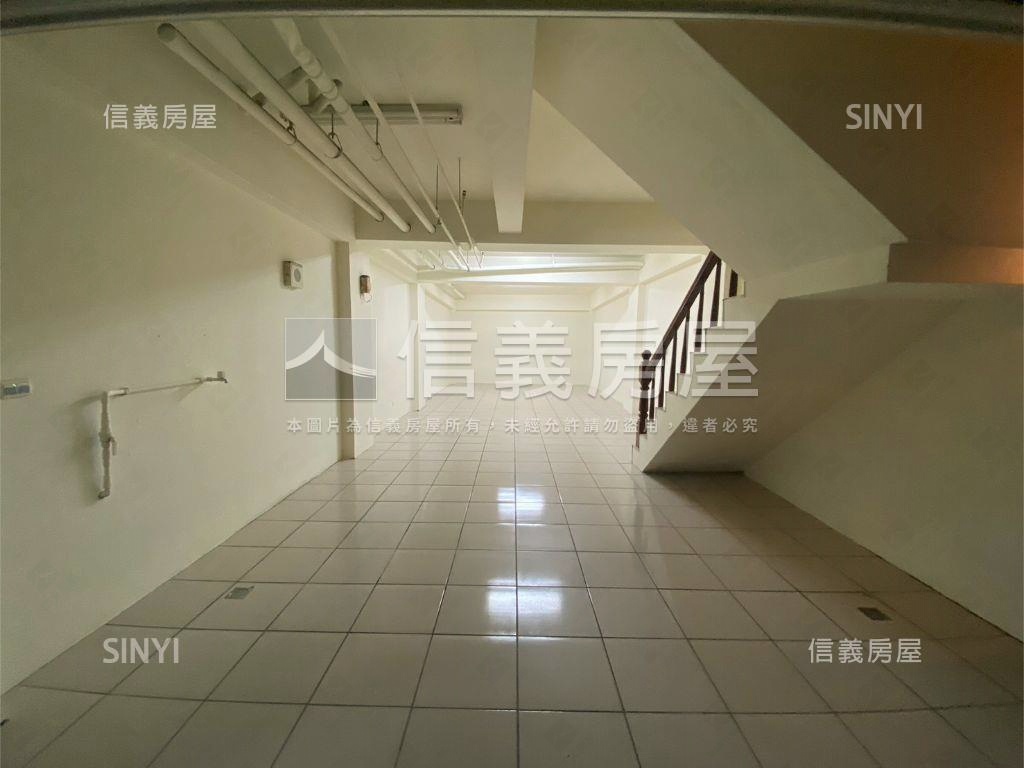 近內新國小優質透店房屋室內格局與周邊環境