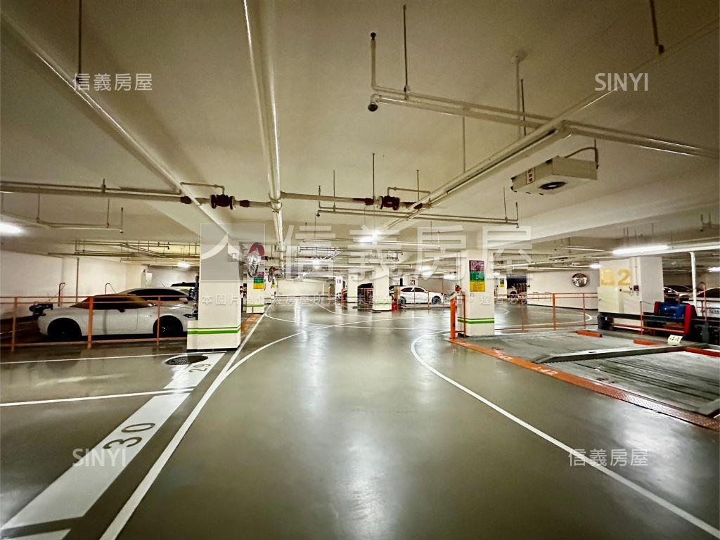 璟自然公園首排邊間三房車房屋室內格局與周邊環境