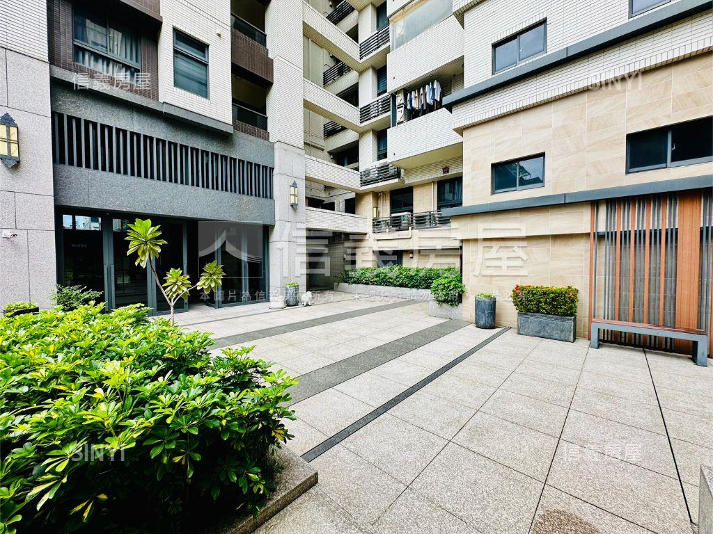 璟自然公園首排邊間三房車房屋室內格局與周邊環境
