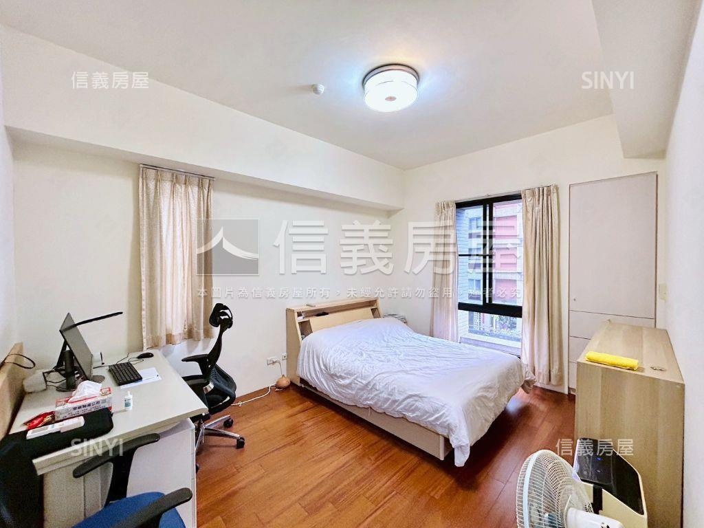 水硯哲園大三房Ｂ１平面車房屋室內格局與周邊環境