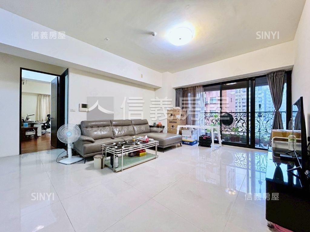 水硯哲園大三房Ｂ１平面車房屋室內格局與周邊環境