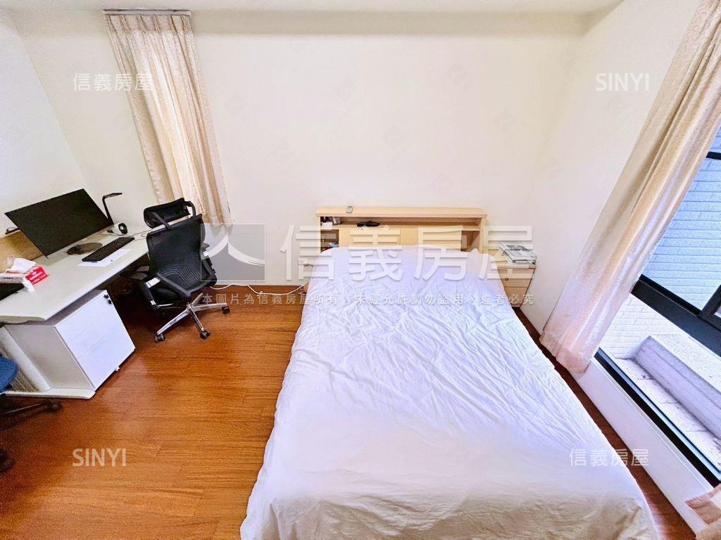 水硯哲園大三房Ｂ１平面車房屋室內格局與周邊環境