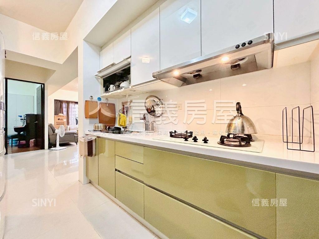 水硯哲園大三房Ｂ１平面車房屋室內格局與周邊環境