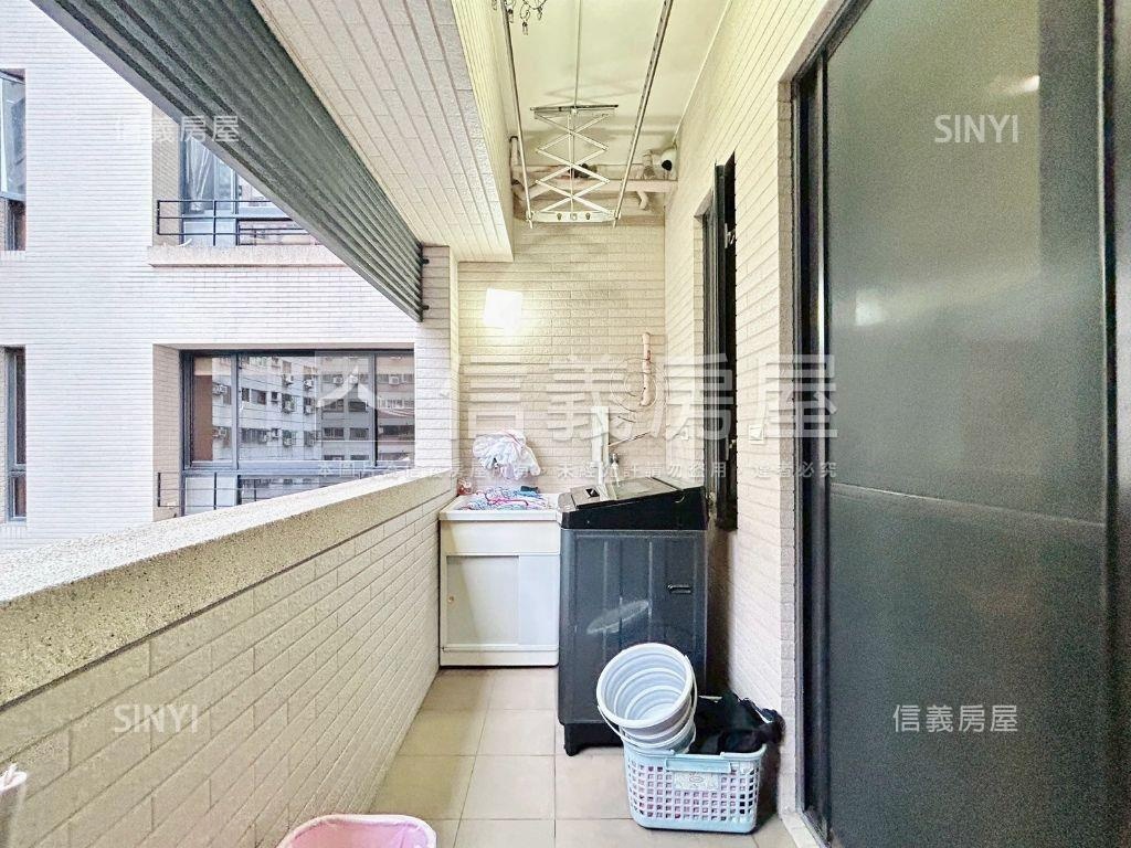 水硯哲園大三房Ｂ１平面車房屋室內格局與周邊環境