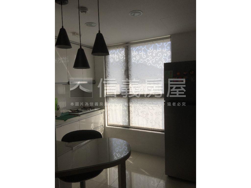 極麗捷運車位美屋房屋室內格局與周邊環境