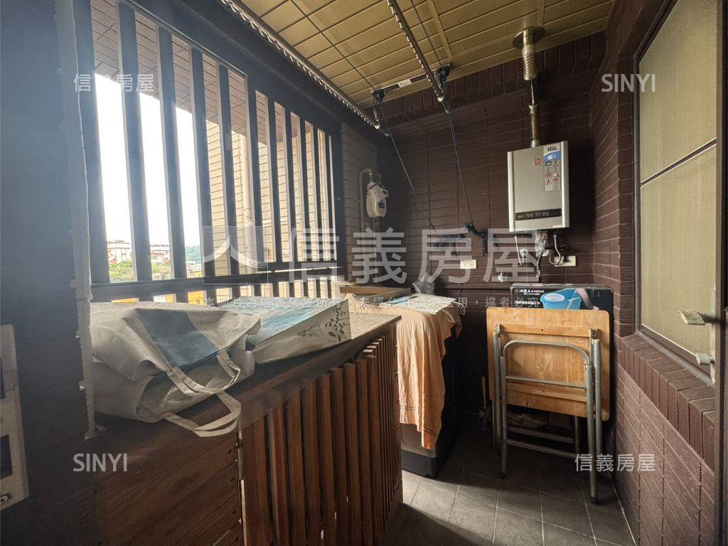 極麗捷運車位美屋房屋室內格局與周邊環境