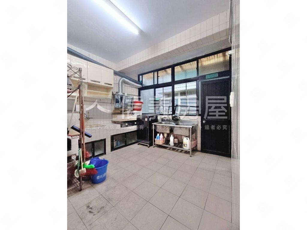 古亭三樓三房三面採光公寓房屋室內格局與周邊環境