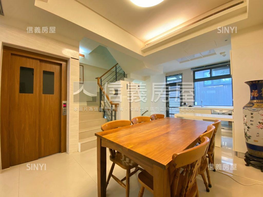 沙鹿電梯別墅美視野可看屋房屋室內格局與周邊環境