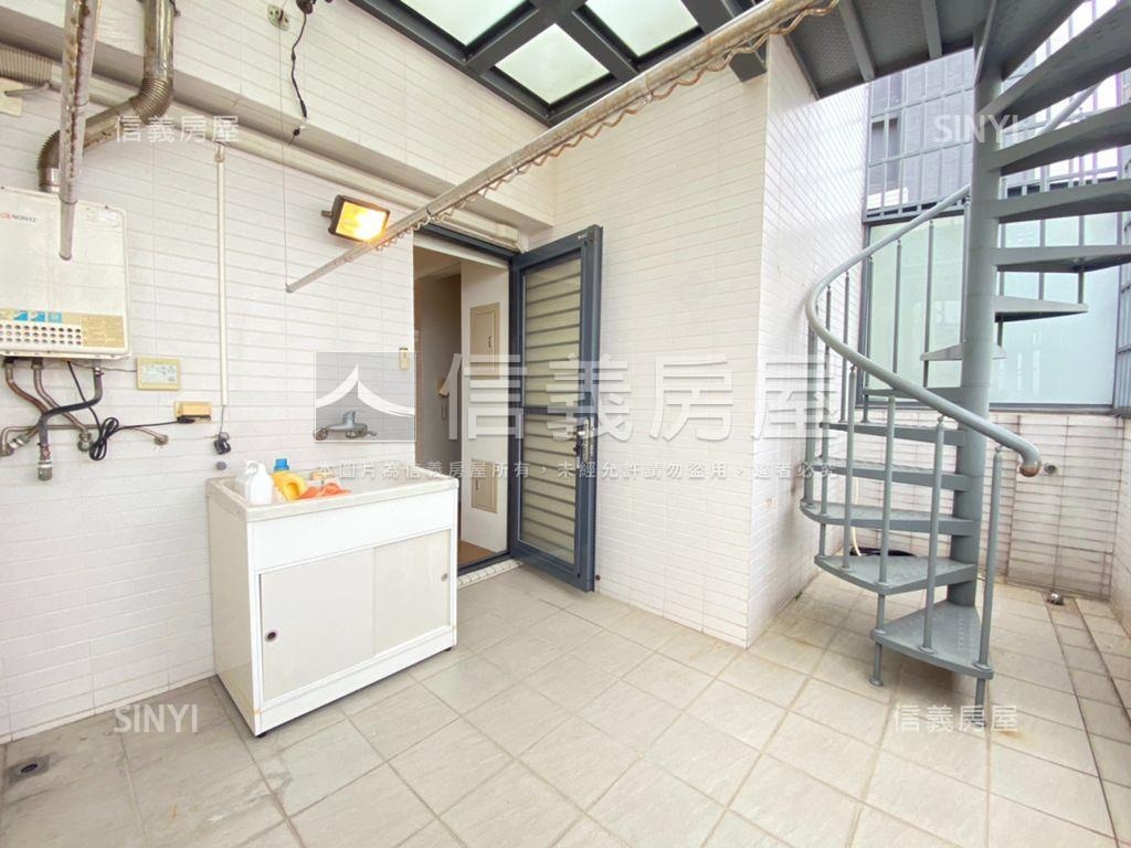 沙鹿電梯別墅美視野可看屋房屋室內格局與周邊環境