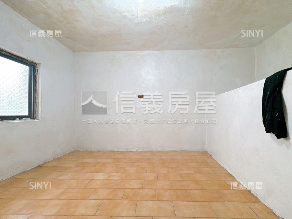 仁武大地坪顯眼角窗透店房屋室內格局與周邊環境
