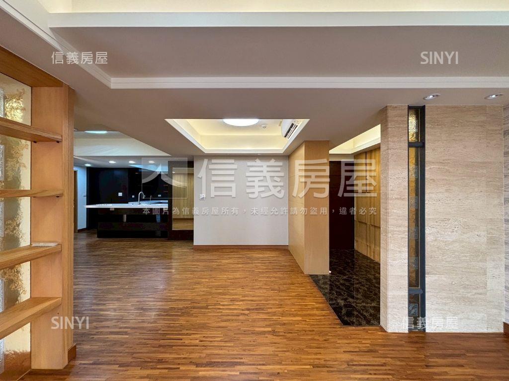 圓頂藝術廳露臺戶房屋室內格局與周邊環境