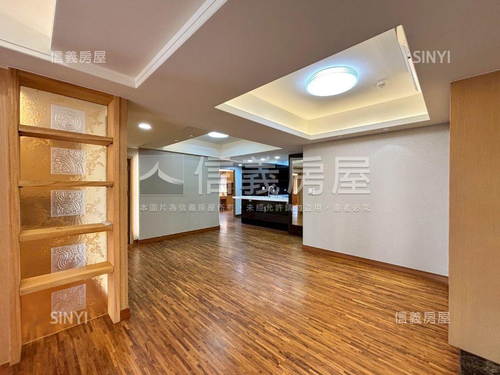 圓頂藝術廳露臺戶房屋室內格局與周邊環境