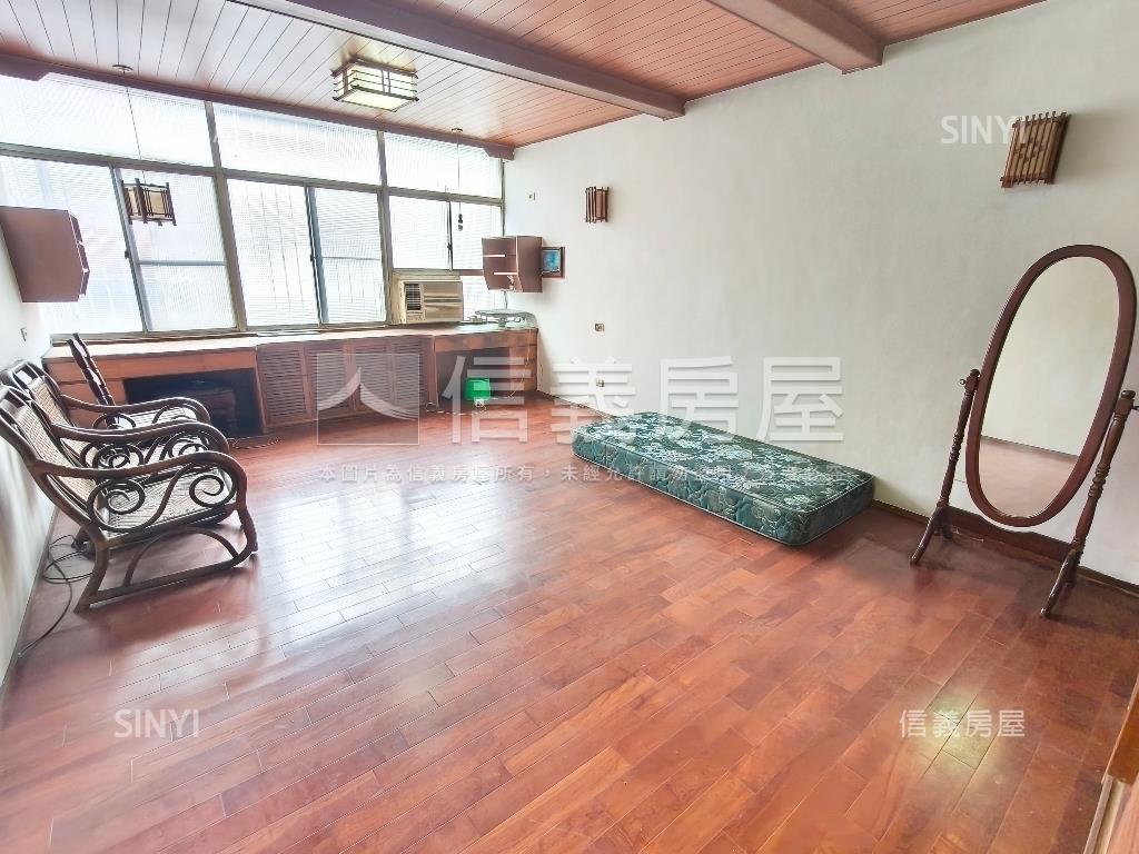 復橫一路正路４樓透天房屋室內格局與周邊環境