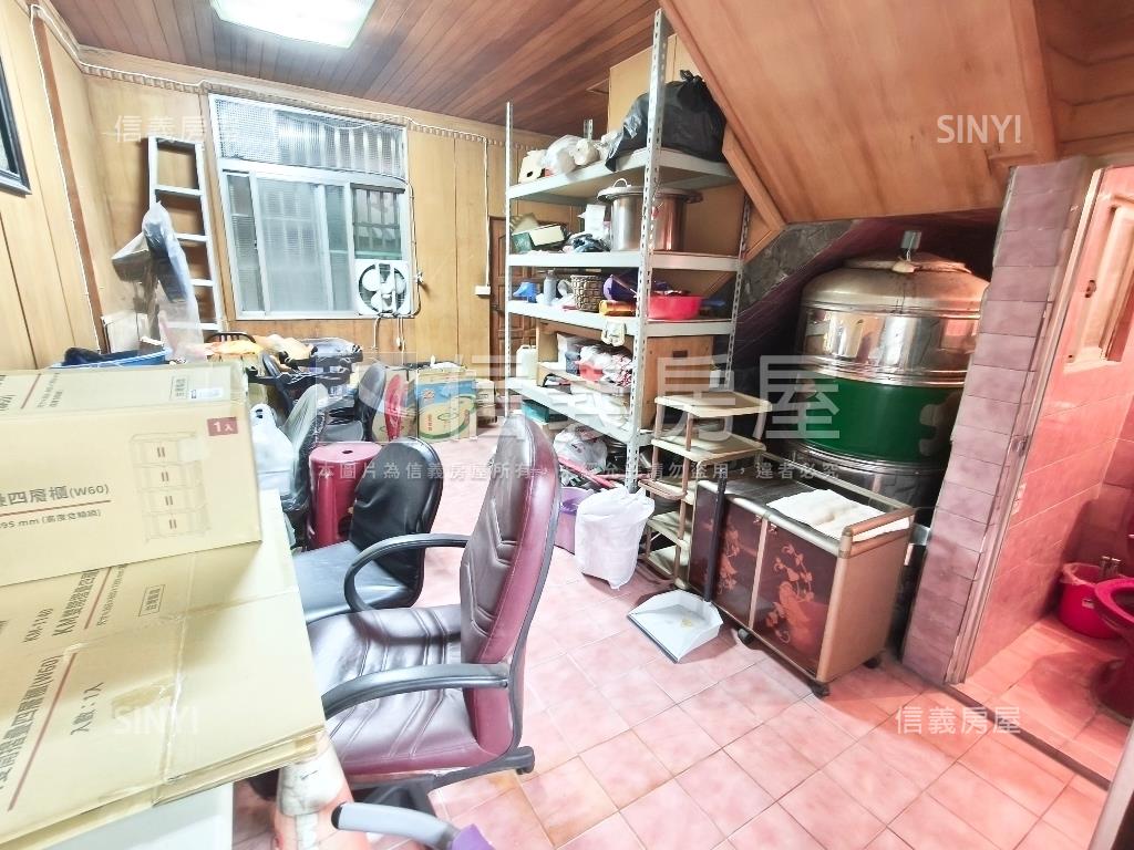 復橫一路正路４樓透天房屋室內格局與周邊環境