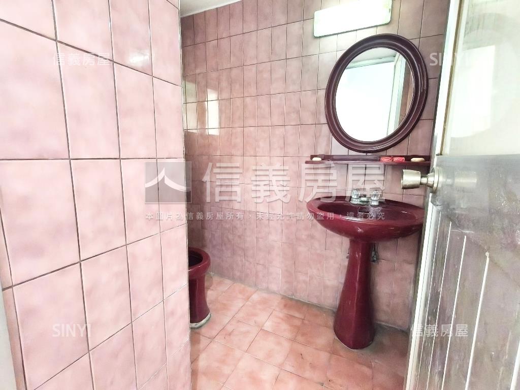 復橫一路正路４樓透天房屋室內格局與周邊環境