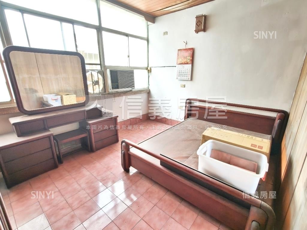 復橫一路正路４樓透天房屋室內格局與周邊環境