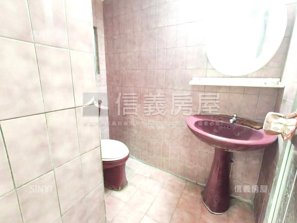 復橫一路正路４樓透天房屋室內格局與周邊環境