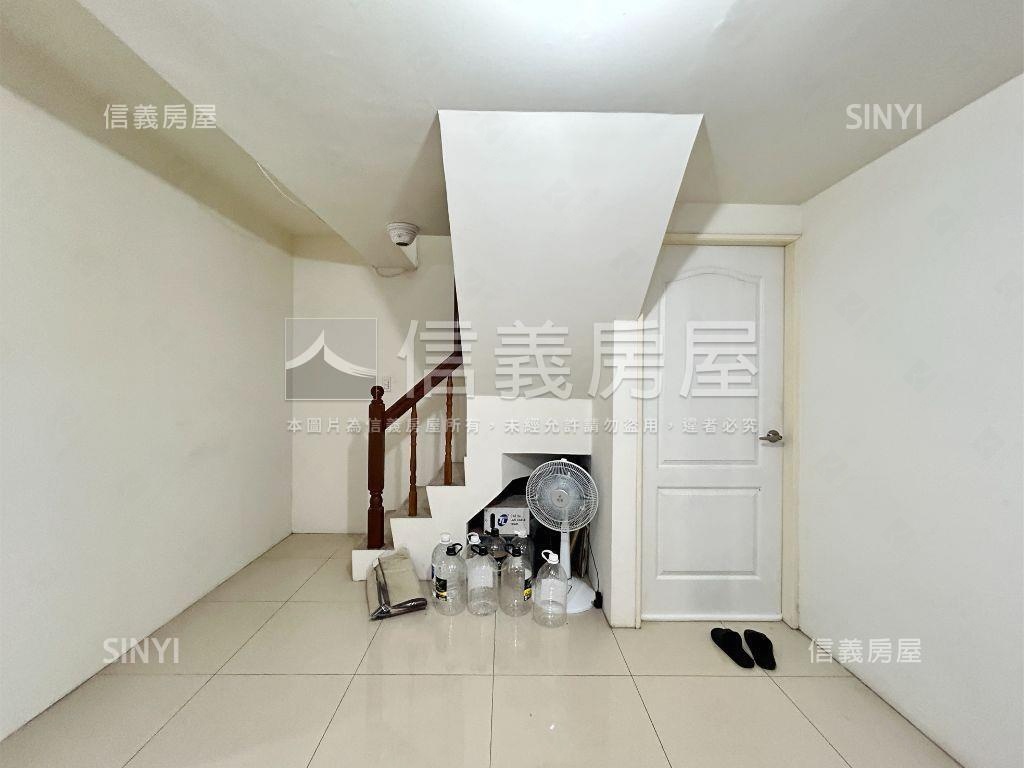 中正綠蔭靜巷挑高一樓房屋室內格局與周邊環境