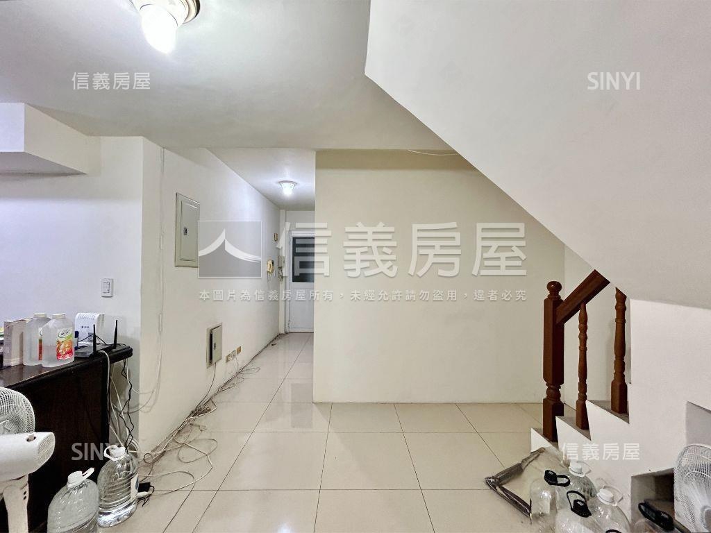 中正綠蔭靜巷挑高一樓房屋室內格局與周邊環境