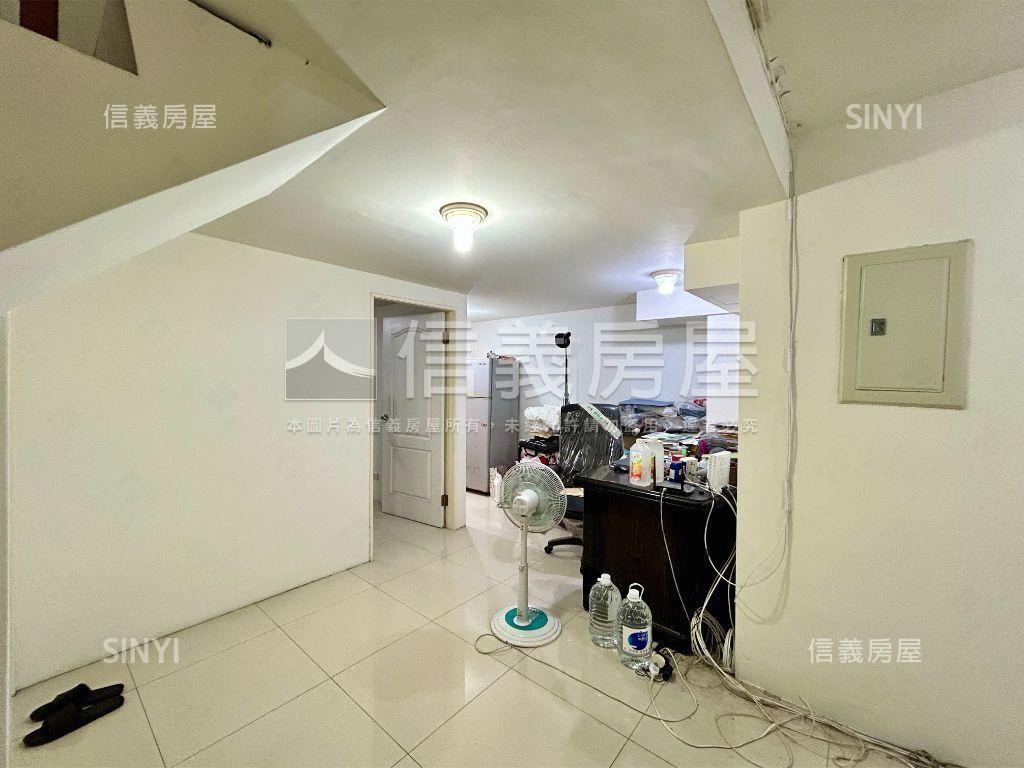 中正綠蔭靜巷挑高一樓房屋室內格局與周邊環境
