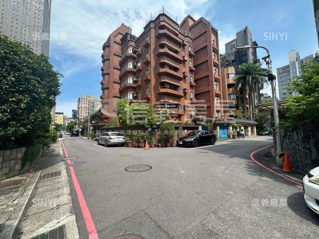 忠誠第一社區－歐風典雅房屋室內格局與周邊環境