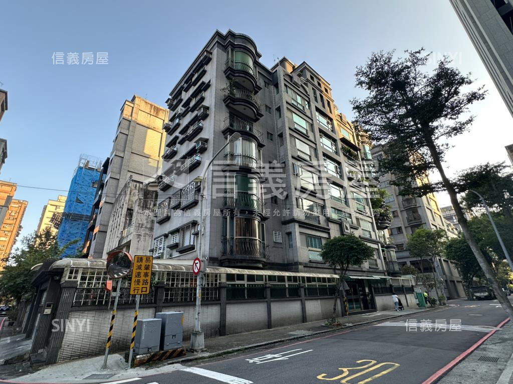 稀有中央新村前段大三房房屋室內格局與周邊環境