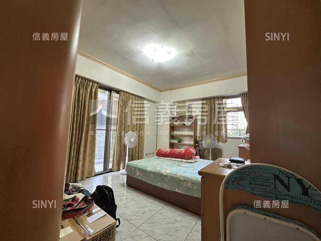 稀有中央新村前段大三房房屋室內格局與周邊環境