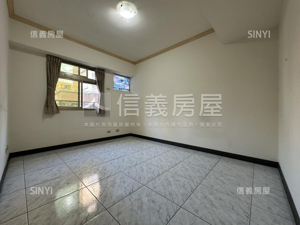 稀有中央新村前段大三房房屋室內格局與周邊環境