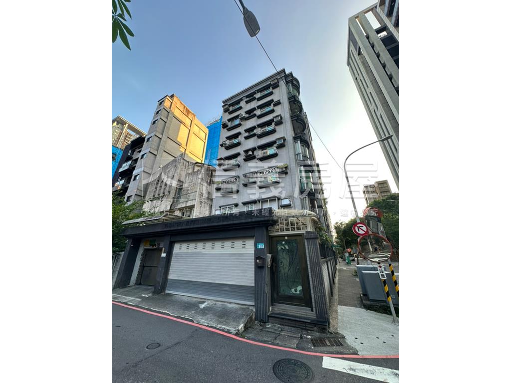 稀有中央新村前段大三房房屋室內格局與周邊環境