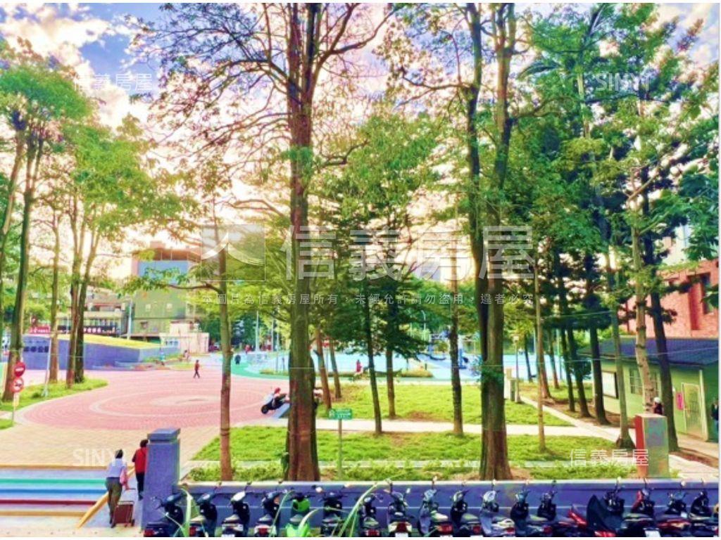 稀有實踐路黃金店面房屋室內格局與周邊環境