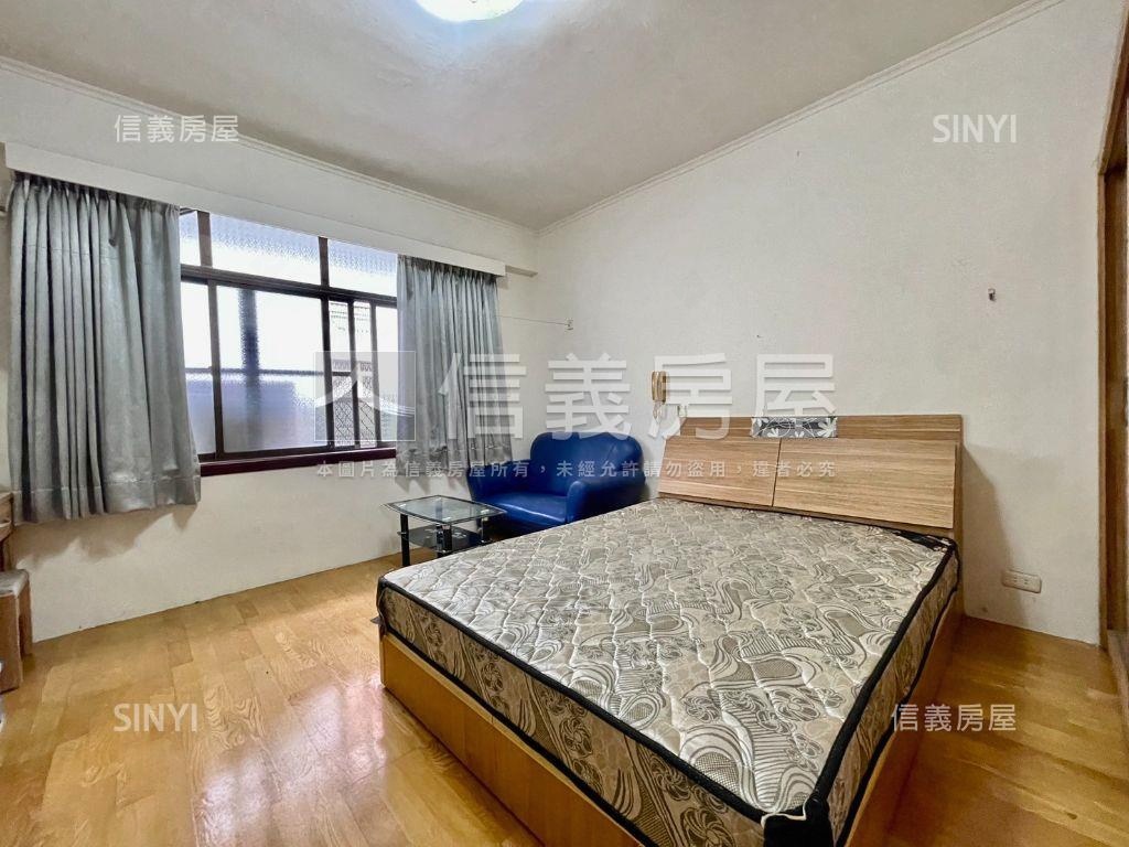 鳳頂好收租車庫透天房屋室內格局與周邊環境
