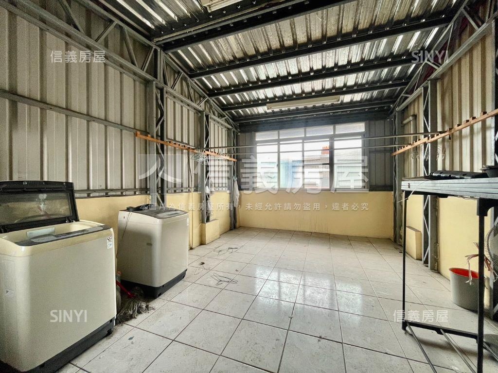 鳳頂好收租車庫透天房屋室內格局與周邊環境