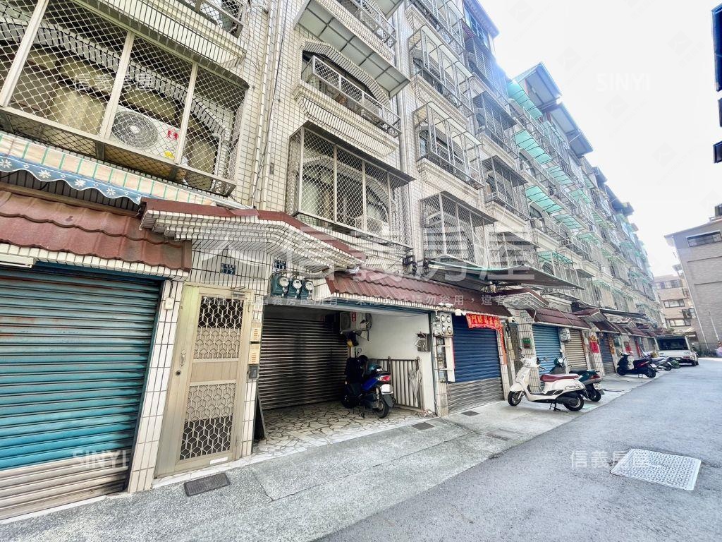 鳳頂好收租車庫透天房屋室內格局與周邊環境