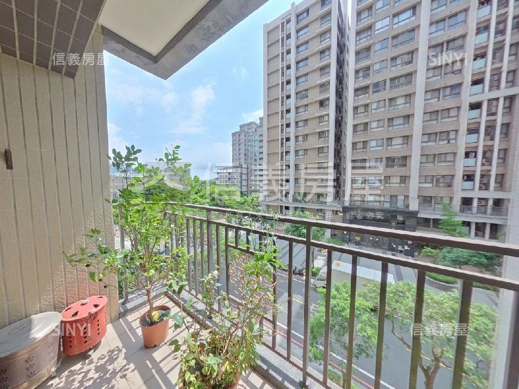 光彩晨曦絢麗朵三房車位房屋室內格局與周邊環境