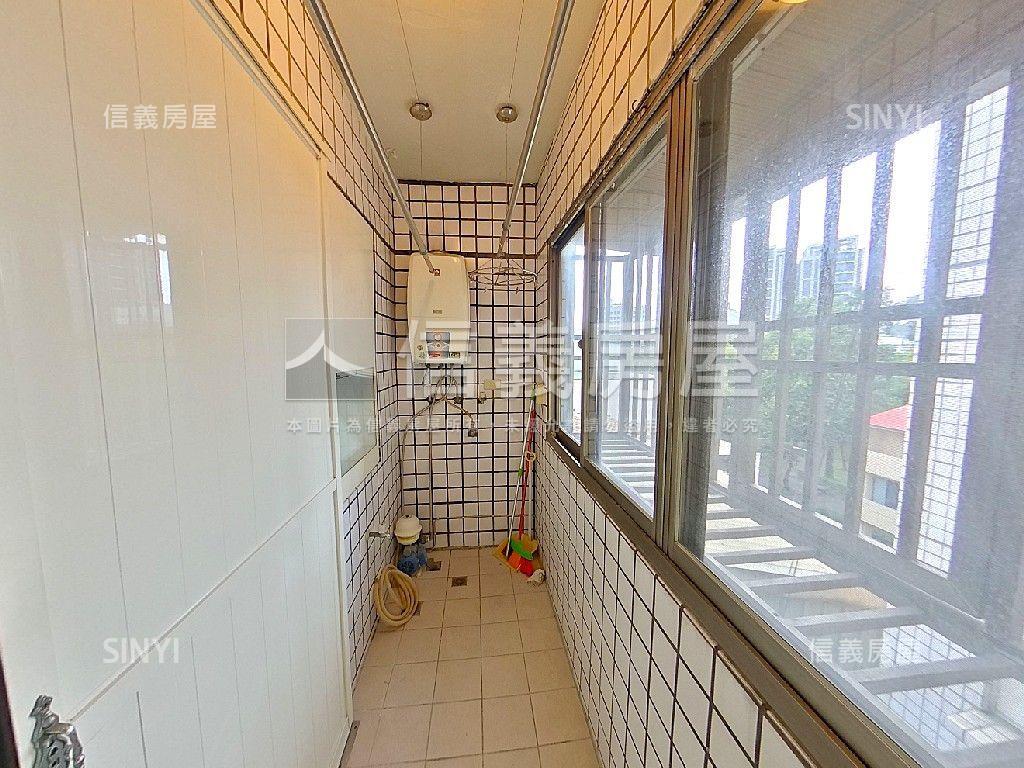 櫻花捷運站向陽邨三房車位房屋室內格局與周邊環境