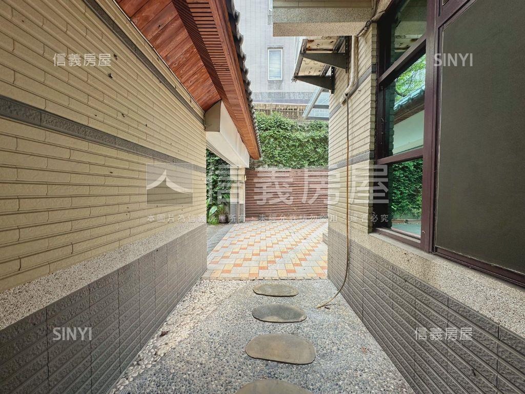 南屯大面寬大地坪庭院別墅房屋室內格局與周邊環境