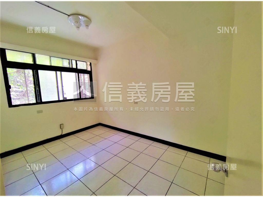 德行東路黃金透天房屋室內格局與周邊環境
