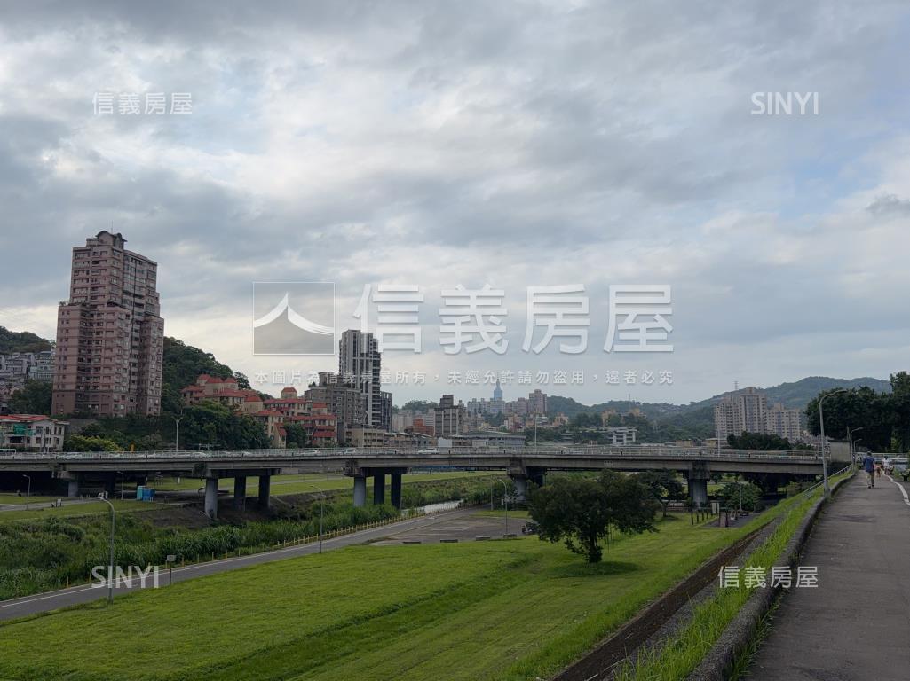 政大秀明美宅邊間貳樓房屋室內格局與周邊環境