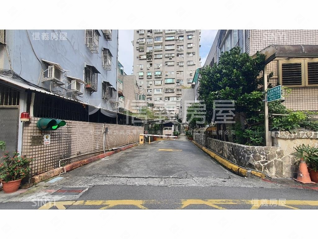 甲山林車位房屋室內格局與周邊環境