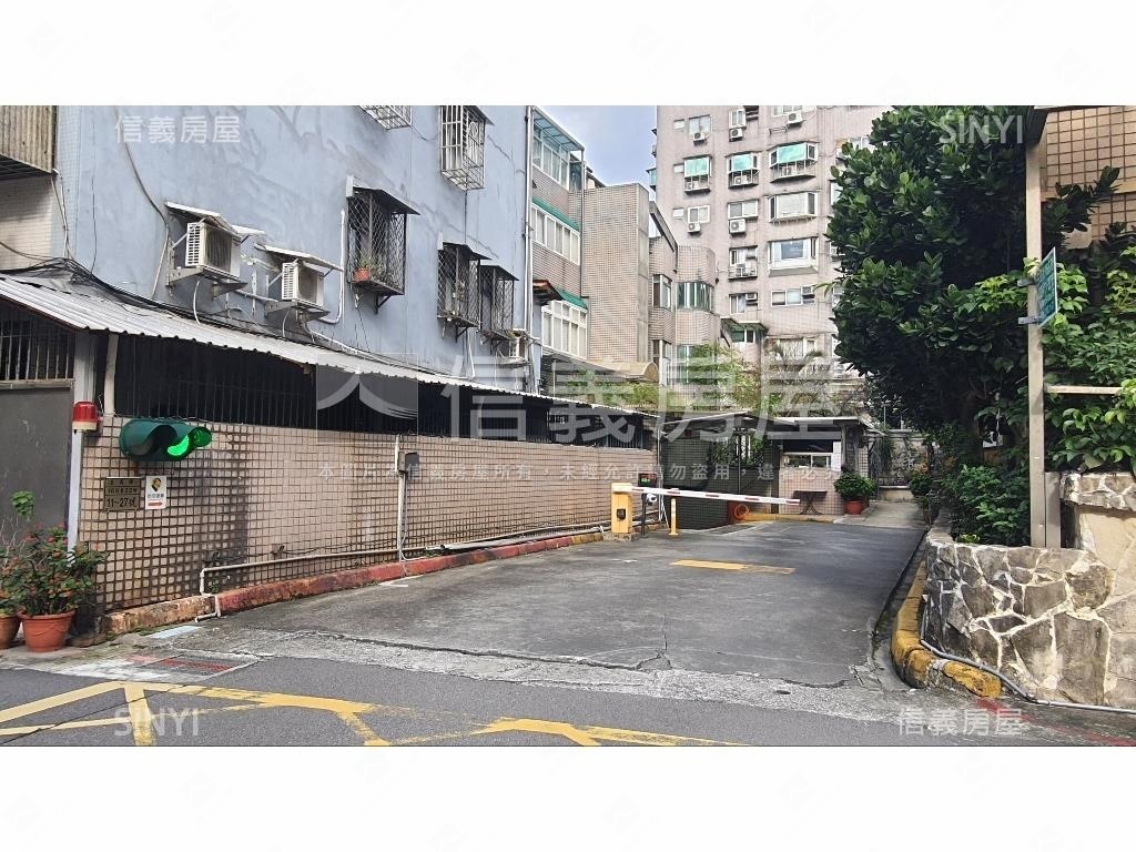 甲山林車位房屋室內格局與周邊環境