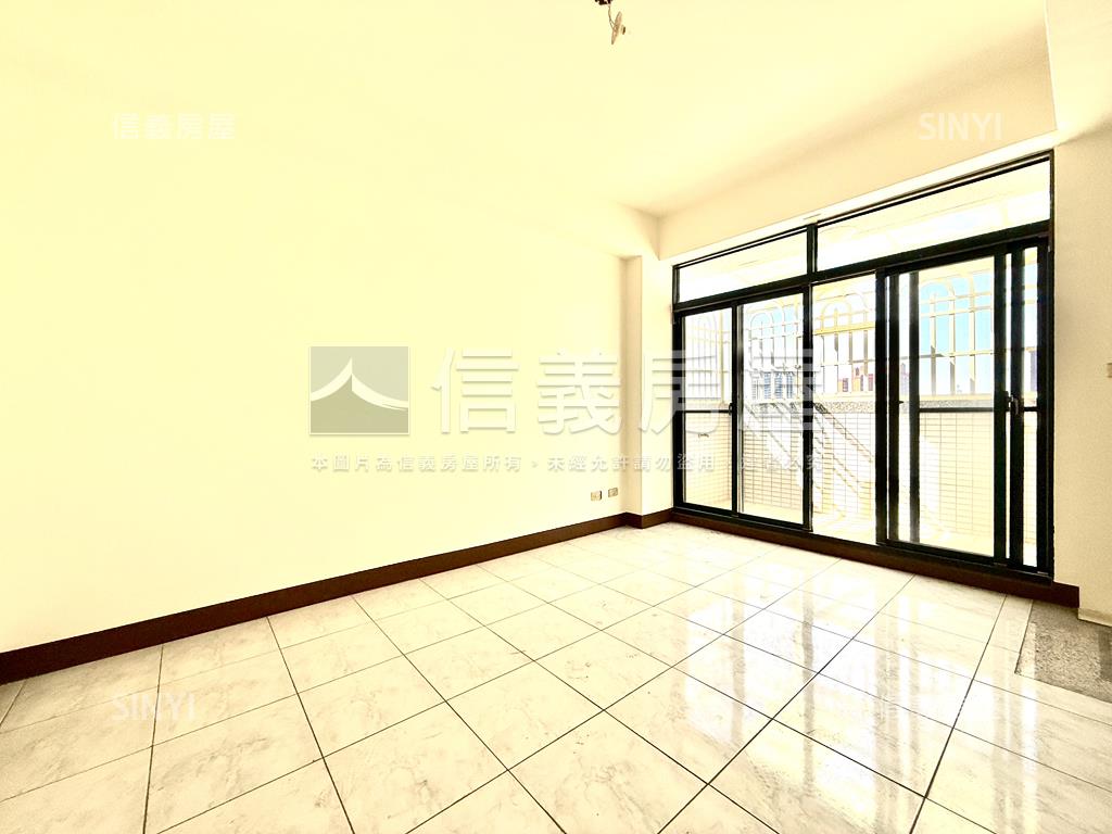 仁雄商圈雙車邊間美墅房屋室內格局與周邊環境